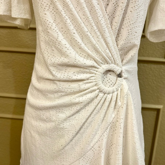 MICHAEL KORS Flutter White Mini Dress with All Over Eyelets. Size XS - Picture 4 of 5